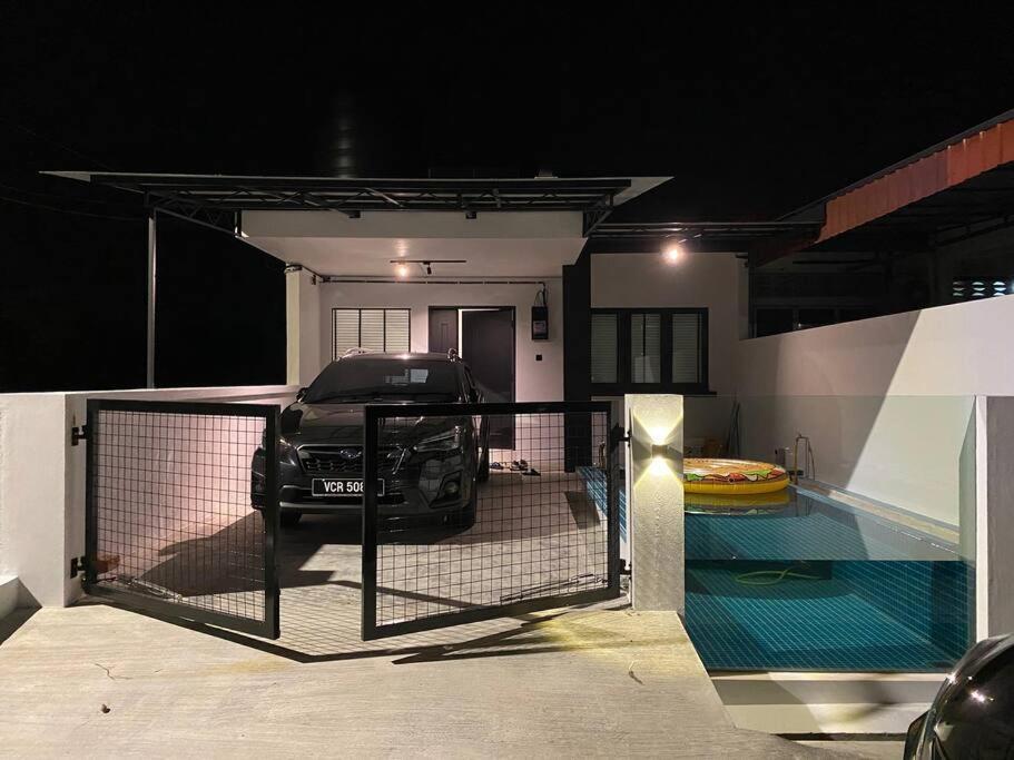 Zen Retreat Glass Pool Villa Taiping Exterior photo